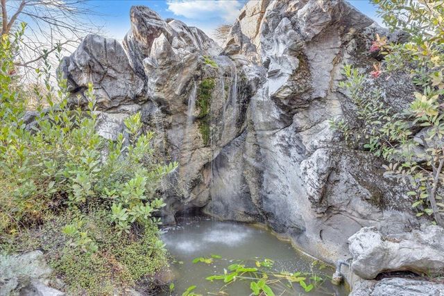 22389 Parrotts Ferry Rd, Sonora, CA 95370