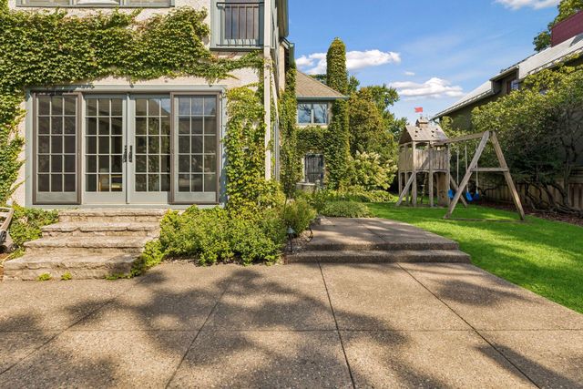 1930 Knox Avenue S, Minneapolis, MN 55403
