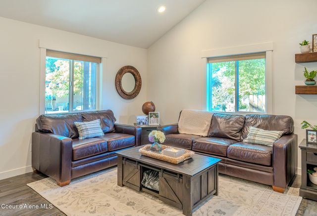 517 W Summit AVE, Coeur D'alene, ID 83814