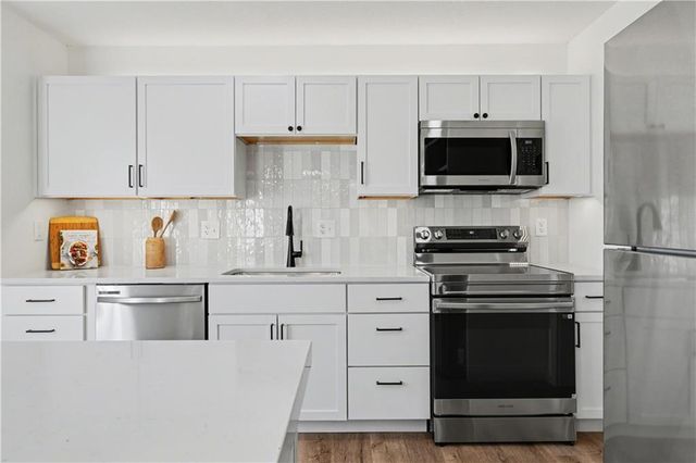 5005 Grandview Street, Shawnee, KS 66203