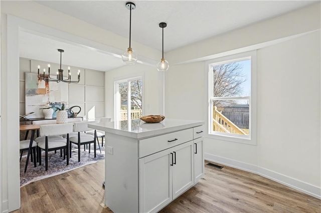 5005 Grandview Street, Shawnee, KS 66203