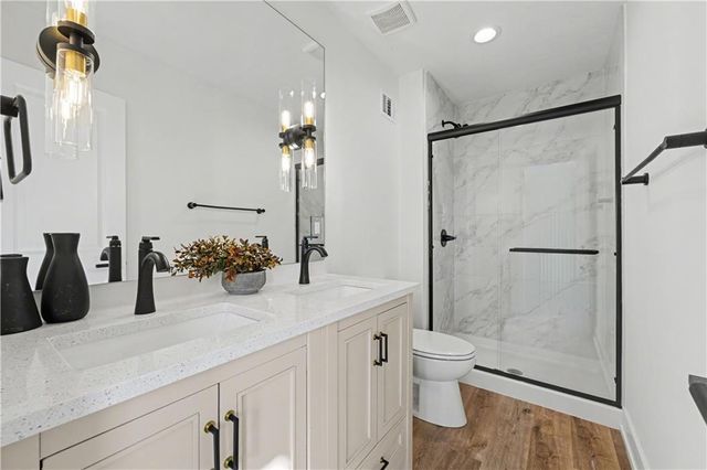 5005 Grandview Street, Shawnee, KS 66203