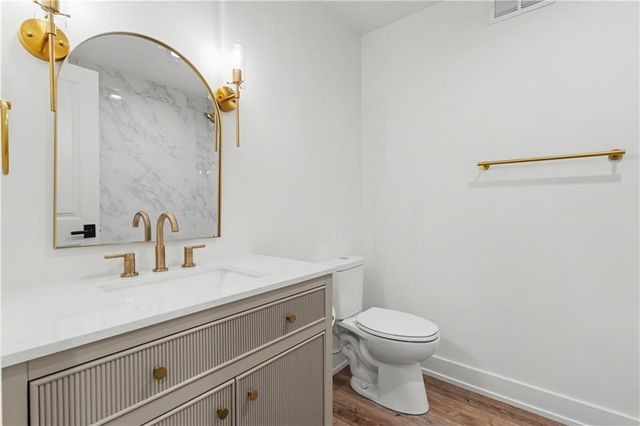 5005 Grandview Street, Shawnee, KS 66203