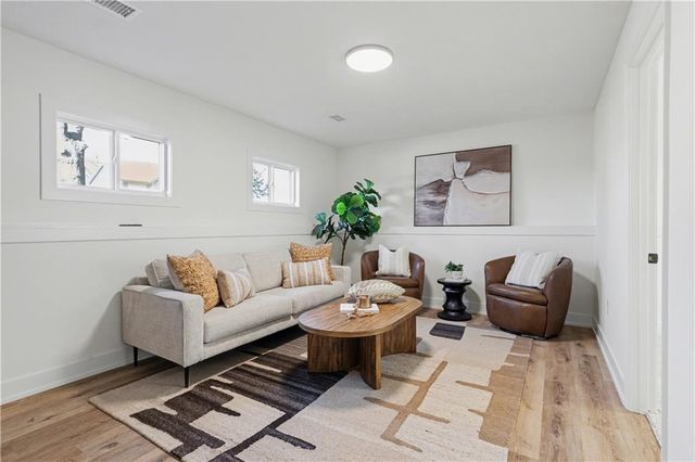 5005 Grandview Street, Shawnee, KS 66203