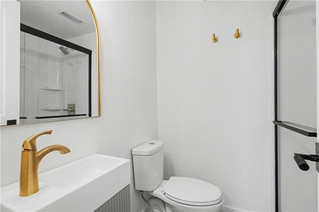 5005 Grandview Street, Shawnee, KS 66203