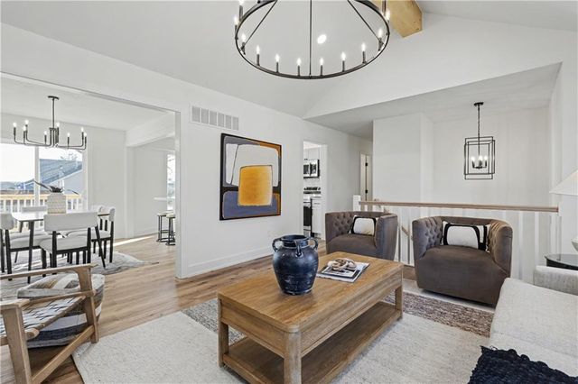 5005 Grandview Street, Shawnee, KS 66203