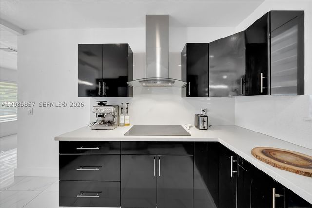 9365 SW 44th St, Miami, FL 33165