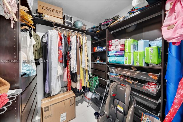 9365 SW 44th St, Miami, FL 33165