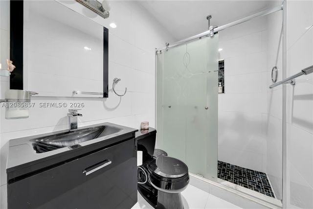 9365 SW 44th St, Miami, FL 33165