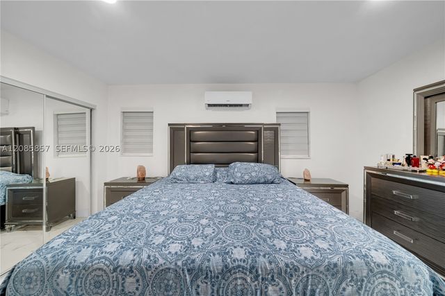 9365 SW 44th St, Miami, FL 33165