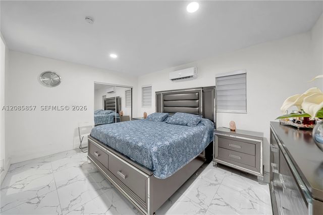 9365 SW 44th St, Miami, FL 33165