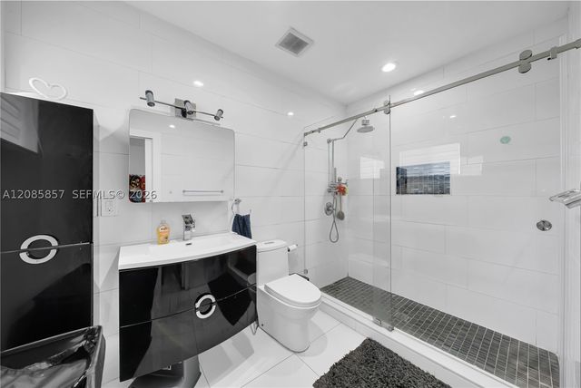 9365 SW 44th St, Miami, FL 33165