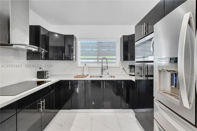 9365 SW 44th St, Miami, FL 33165