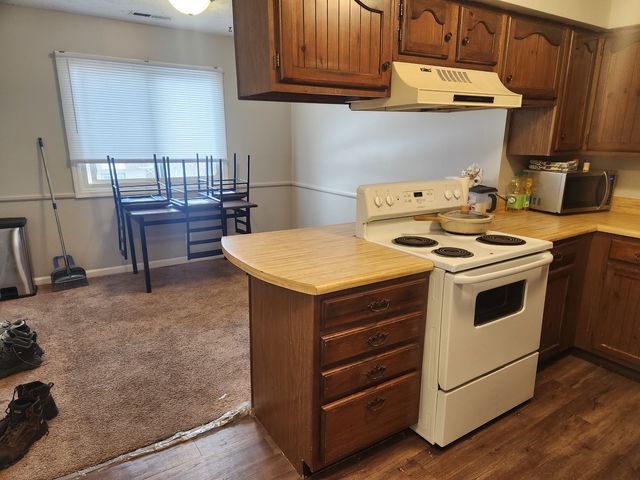 109 Urban Street 5, Bloomington, IL 61704