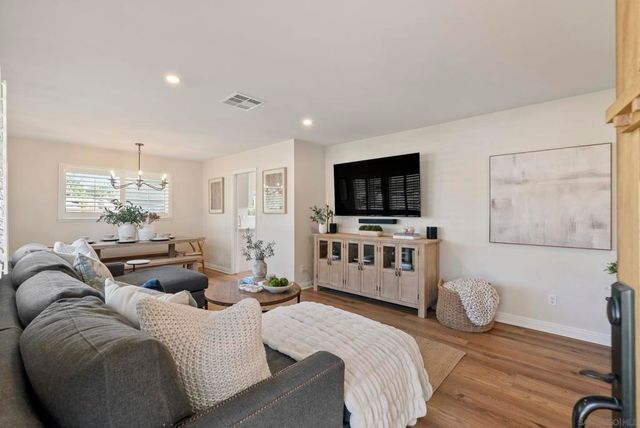 4454 Bertha Ct, San Diego, CA 92117