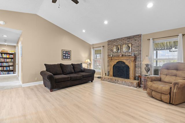 76 Lakeshore Dr, Beechgrove, TN 37018