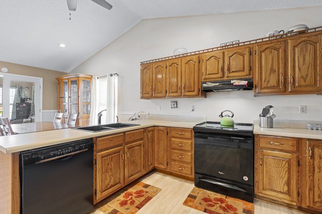 76 Lakeshore Dr, Beechgrove, TN 37018