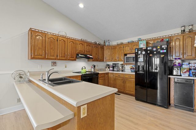 76 Lakeshore Dr, Beechgrove, TN 37018