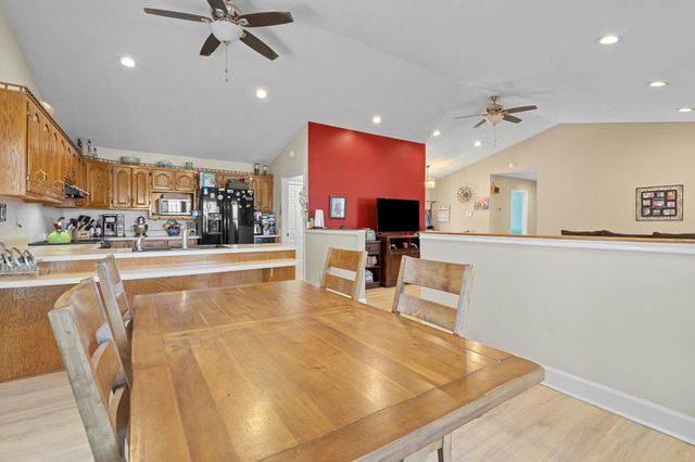 76 Lakeshore Dr, Beechgrove, TN 37018