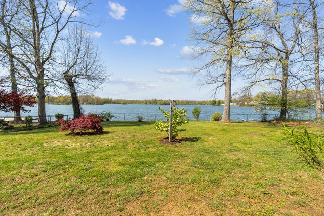 76 Lakeshore Dr, Beechgrove, TN 37018