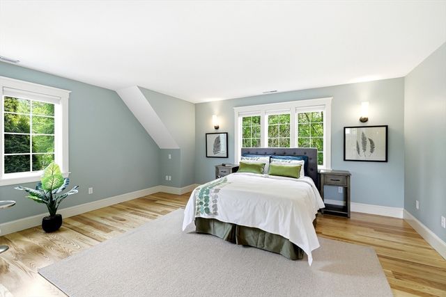 36 Sovereign Way, Northampton, MA 01062