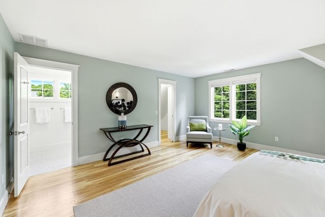 36 Sovereign Way, Northampton, MA 01062