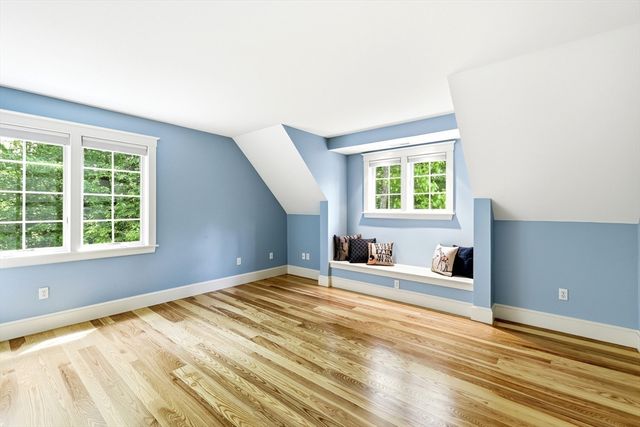 36 Sovereign Way, Northampton, MA 01062