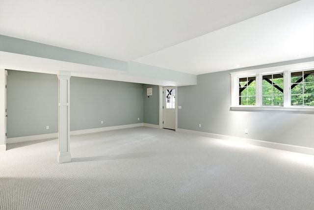 36 Sovereign Way, Northampton, MA 01062