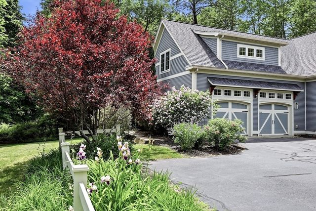 36 Sovereign Way, Northampton, MA 01062