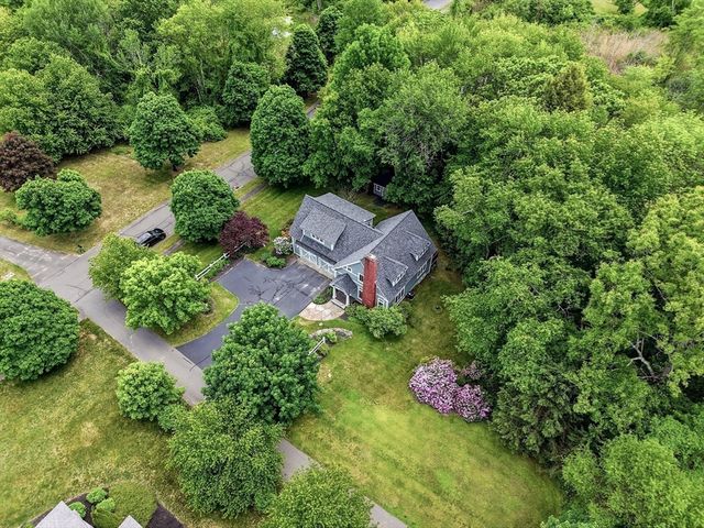 36 Sovereign Way, Northampton, MA 01062