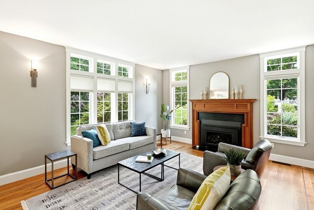 36 Sovereign Way, Northampton, MA 01062