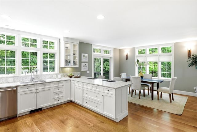 36 Sovereign Way, Northampton, MA 01062
