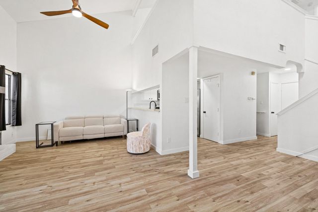 1010 W Rundberg LN 30, Austin, TX 78758