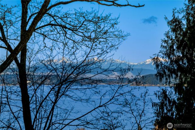 3350 58th Avenue SW, Seattle, WA 98116