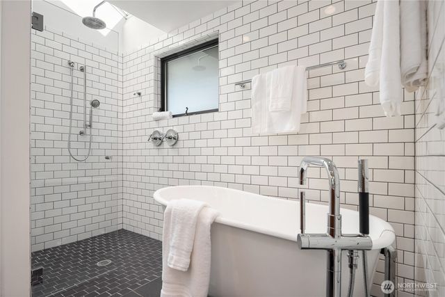 3350 58th Avenue SW, Seattle, WA 98116