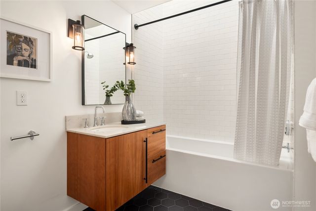 3350 58th Avenue SW, Seattle, WA 98116