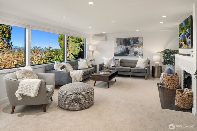 3350 58th Avenue SW, Seattle, WA 98116