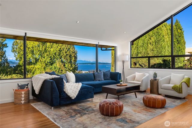 3350 58th Avenue SW, Seattle, WA 98116