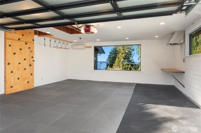 3350 58th Avenue SW, Seattle, WA 98116