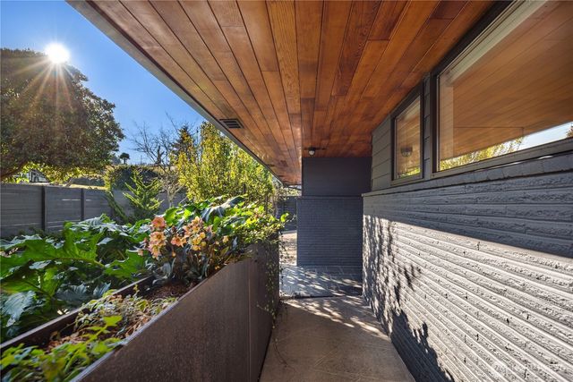 3350 58th Avenue SW, Seattle, WA 98116