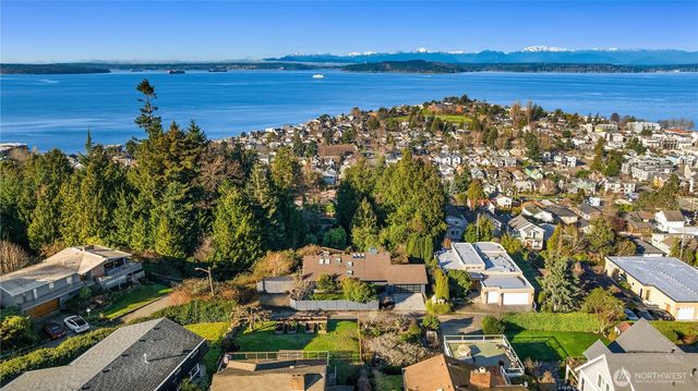 3350 58th Avenue SW, Seattle, WA 98116