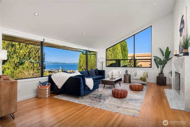 3350 58th Avenue SW, Seattle, WA 98116