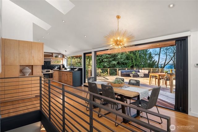 3350 58th Avenue SW, Seattle, WA 98116