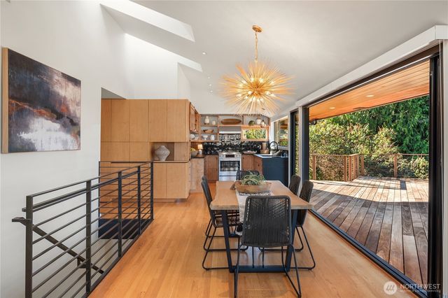 3350 58th Avenue SW, Seattle, WA 98116