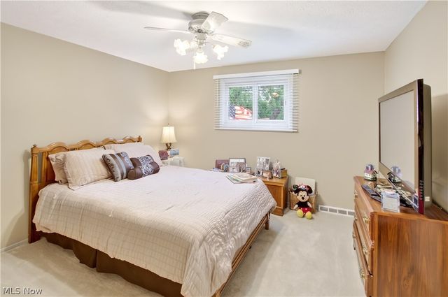 7820 Klein Drive, Middleburg Heights, OH 44130
