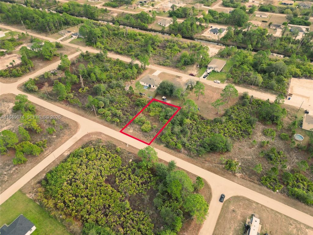 549 BEACH AVE S, Lehigh Acres, FL 33974