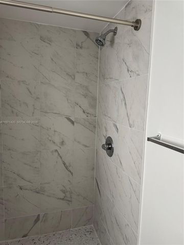 9041 Sunrise Lakes Blvd 303, Sunrise, FL 33322