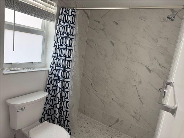 9041 Sunrise Lakes Blvd 303, Sunrise, FL 33322