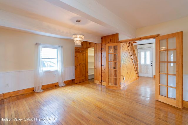 15 Charles Street, Rhinebeck, NY 12572