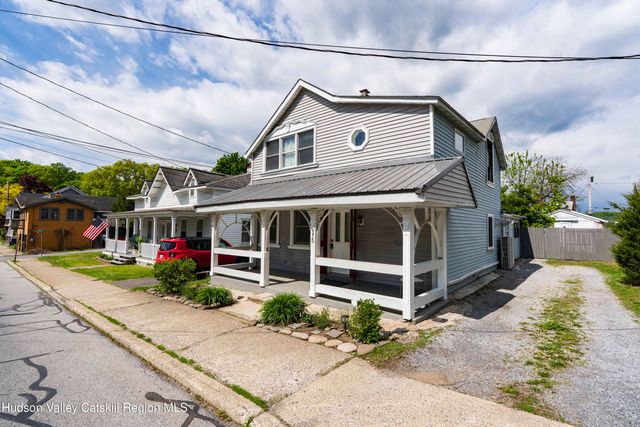 15 Charles Street, Rhinebeck, NY 12572